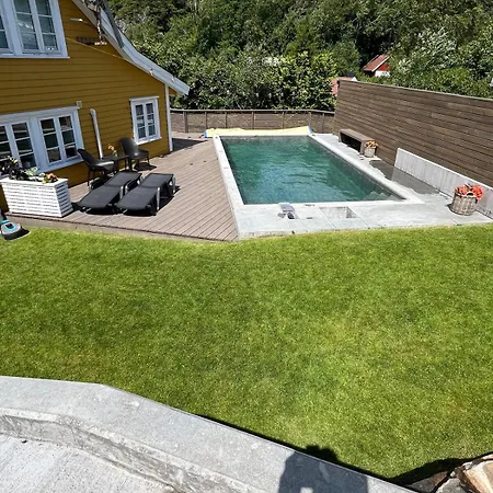 Idyllic Seaside Sorland With Swimming Pool 度假居